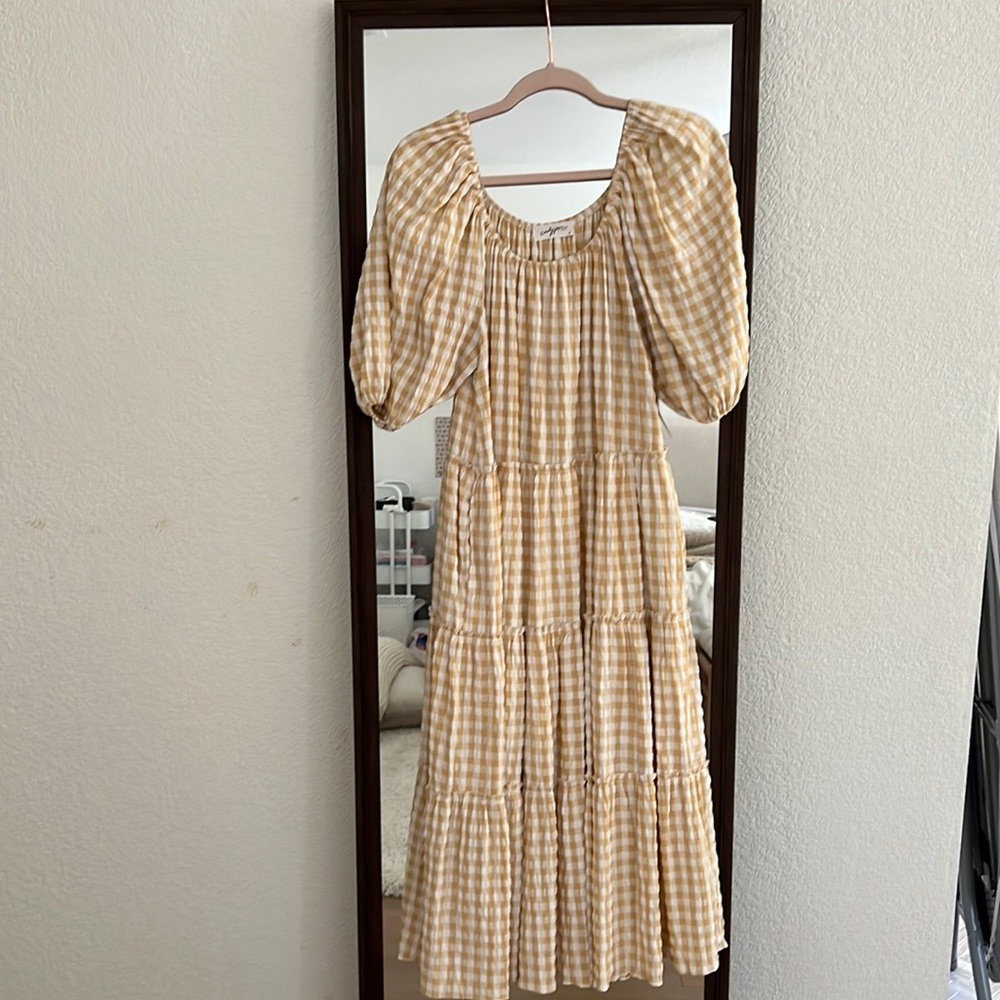 Carly Jean Los Angela’s Peony Peach Dress